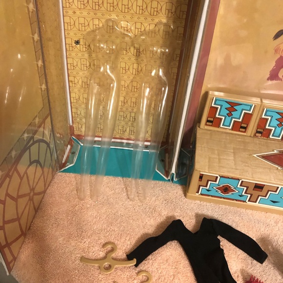 Vintage 1976 Mego Cher’s Dressing Room Playset 100% Complete With Box - Picture 10 of 16